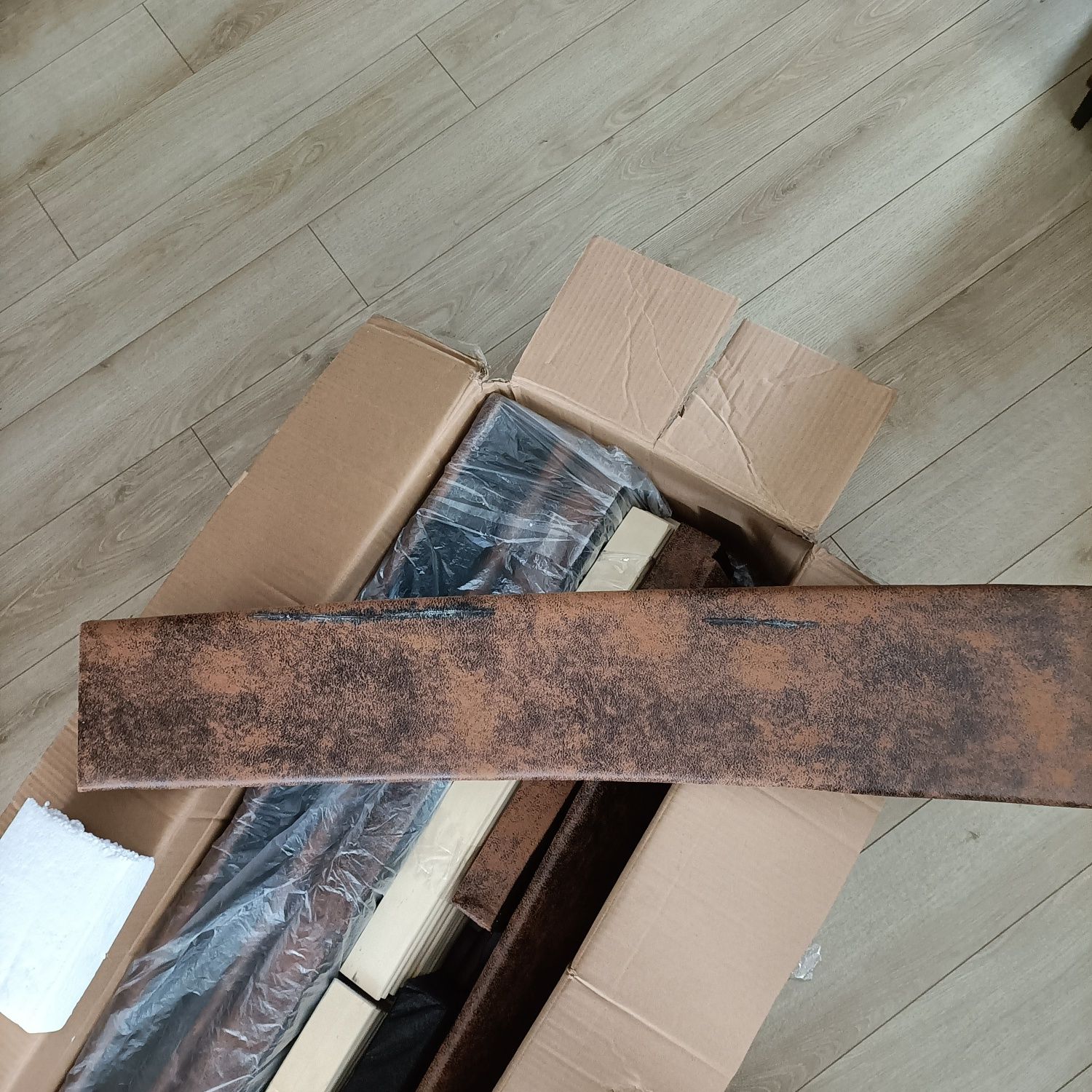 Łóżko tapicerowane 120 x 200  uszkodzone