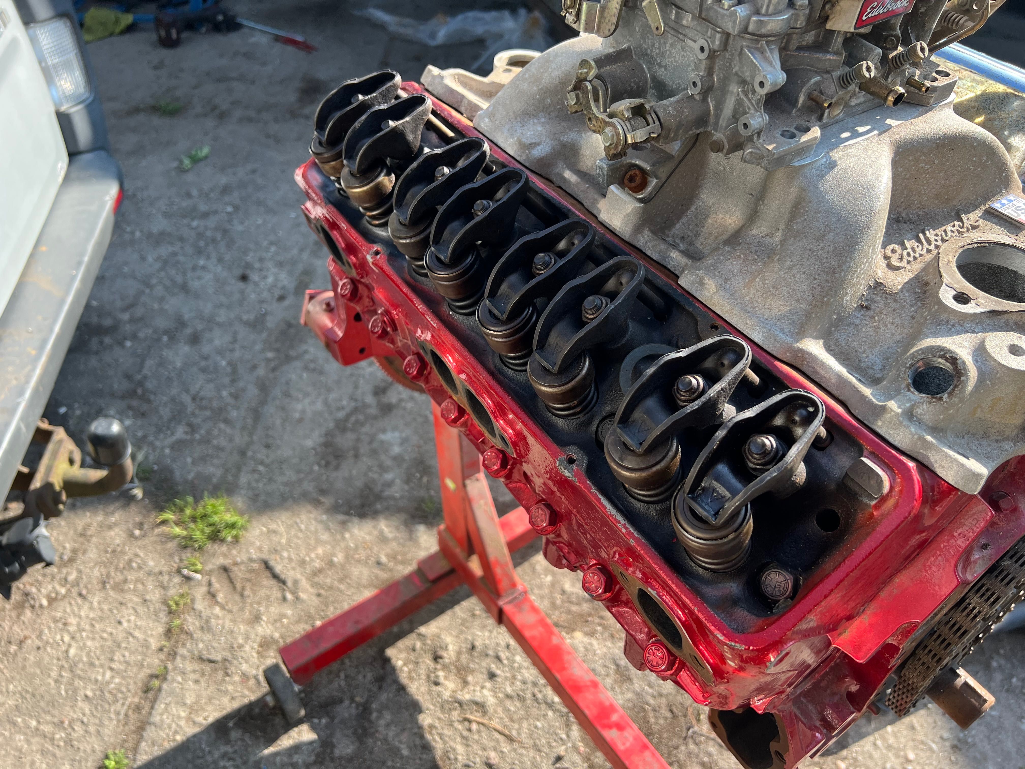 Silnik 5.7 V8 GM 10066&036 Chevy Corvette gaźnik kolektory