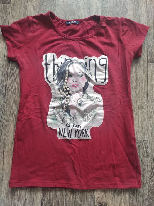 Жіноча футболка розмір L