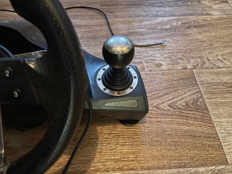 Продам игровой руль