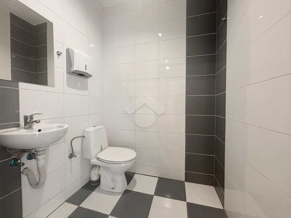 Lokal w centrum - duża witryna - ul. Słowiańska/Długa - MPEC