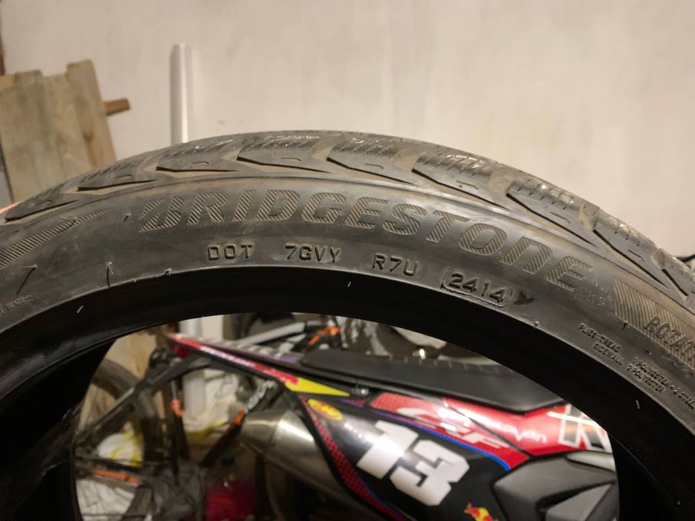 Bridgestone 215/45/20 зимняя резина комплект