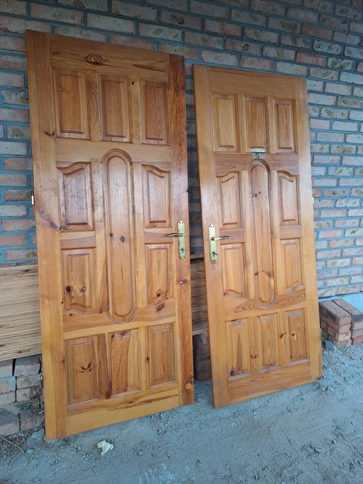 Двері вхідні  металеві міжкімнатні дерев'яні  5 шт