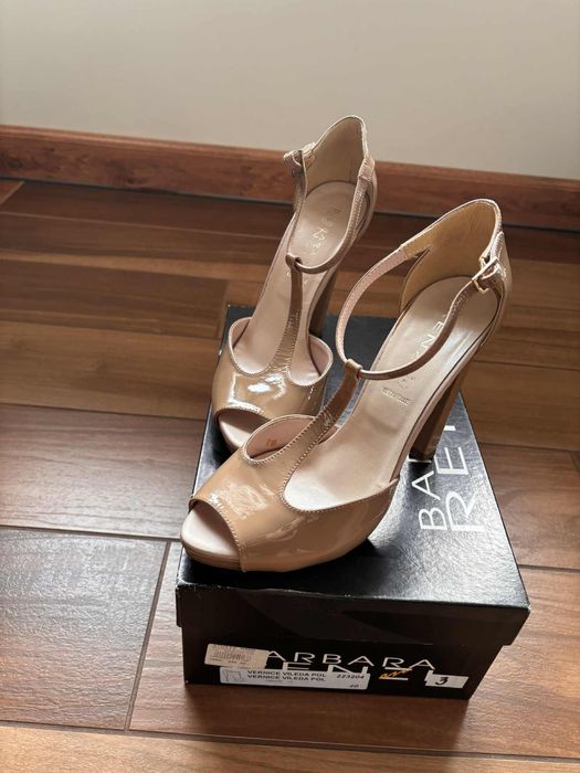 Czółenka na wysokim obcasie