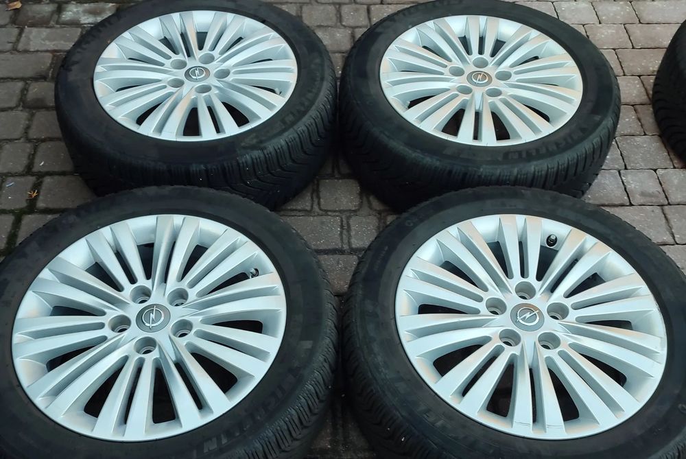Felgi Aluminiowe Oryg. Opel Astra J Insignia B Zafira C 17 Cali 5x115 Et44 Ø70,3mm + Czujniki Ciśnienia Tpms