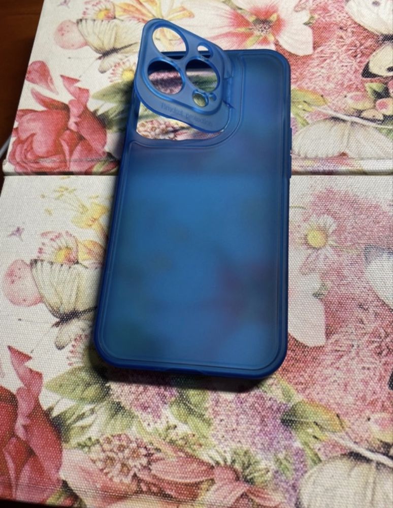 Etui Do Iphone 13 Pro z podstawką w aparacie.NOWE.