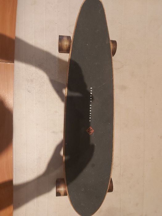 Skate street surfing
