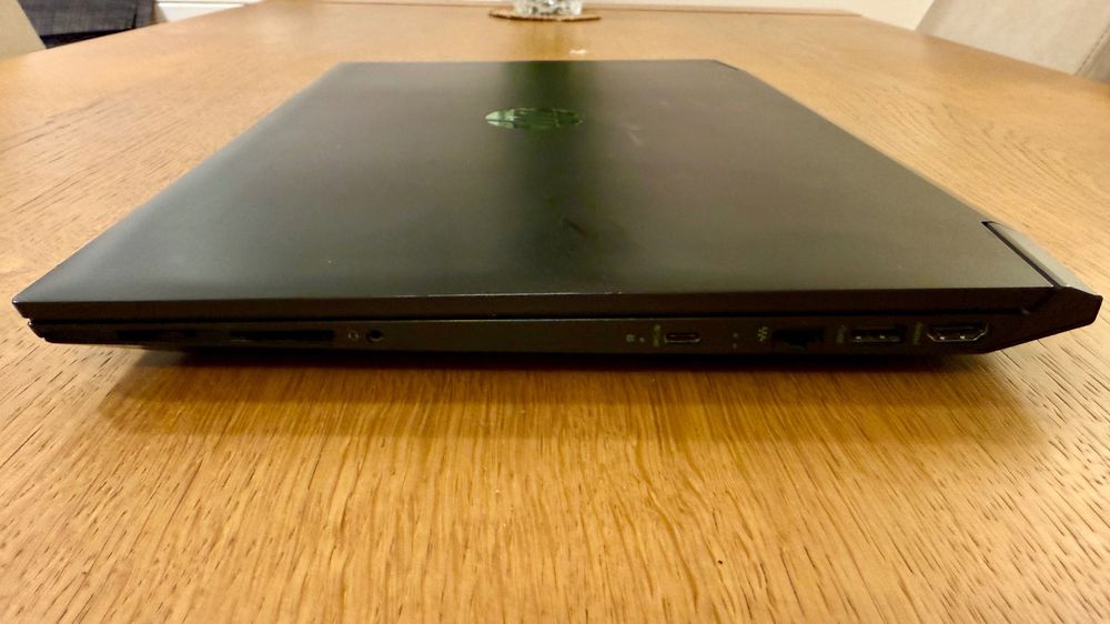Pavilion Gaming 16-a0029nw  + oryginalna ładowarka