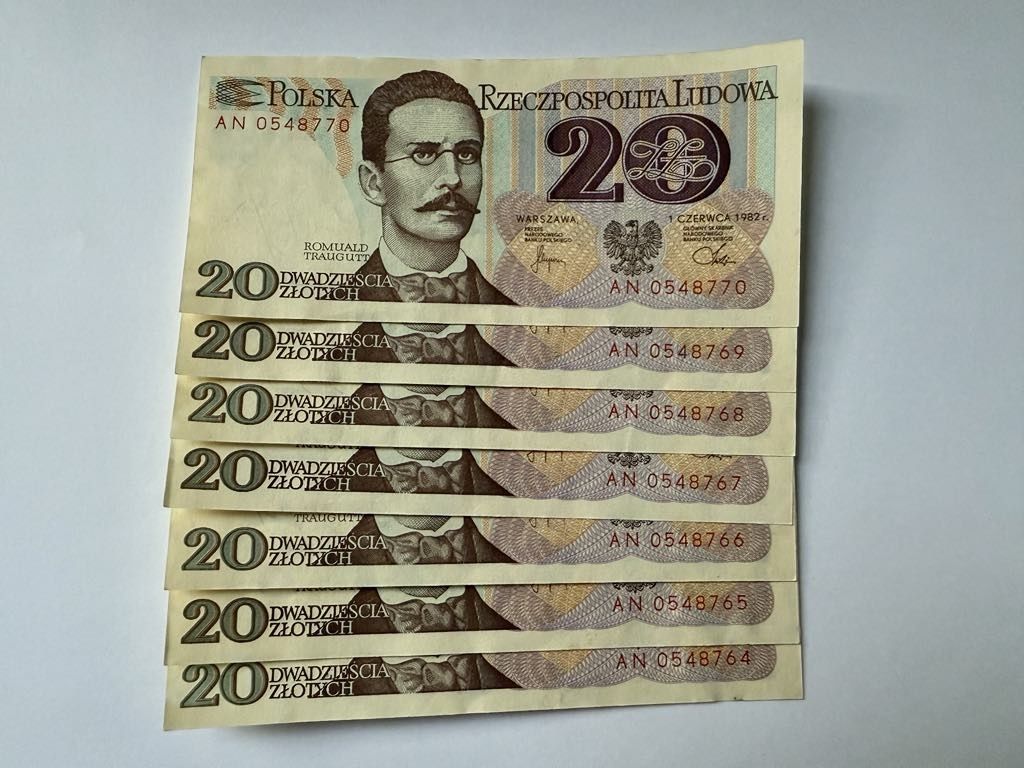 Banknoty PRL-20zl Romuald Trauguttt 1982 nowe z paczki 7 szt.po kolei