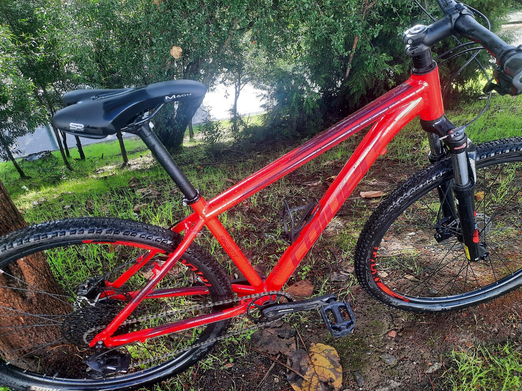 Btt 29 nova sram 12x1v Suspensao com bloqueio