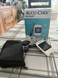 Glukometr Accu-chek Instant