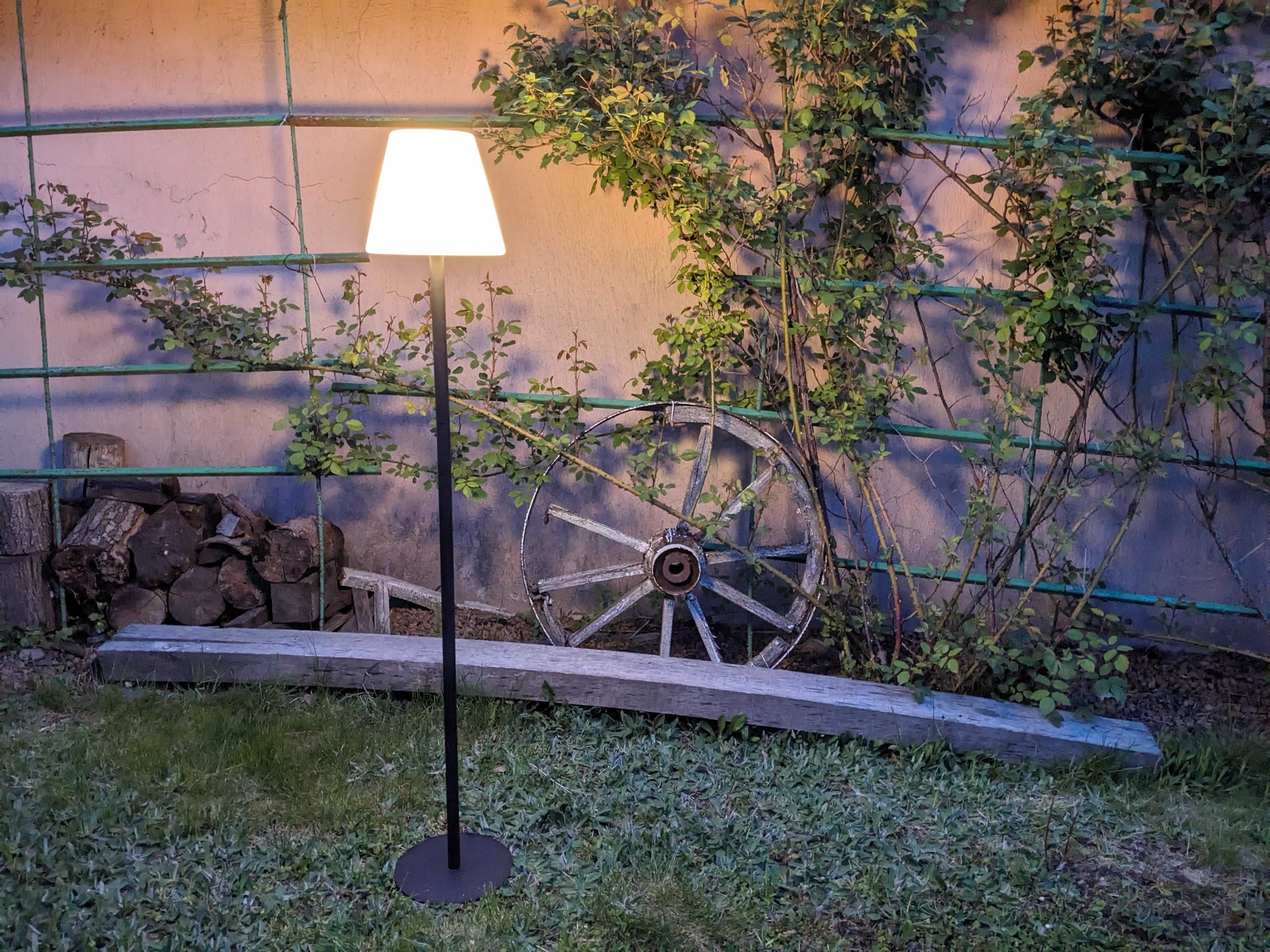 Ліхтар світльник торшер для веранди патіо саду на сонячній батареї