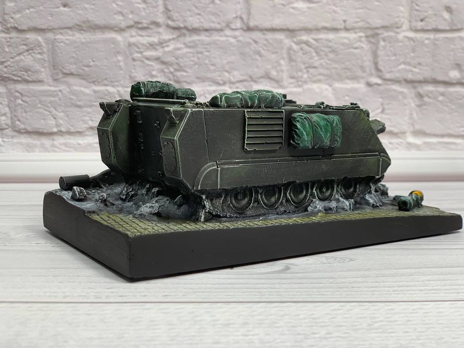 Гіпсовий сувенір бронетранспортер М113