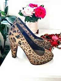 Туфли женские и леопардовые платье