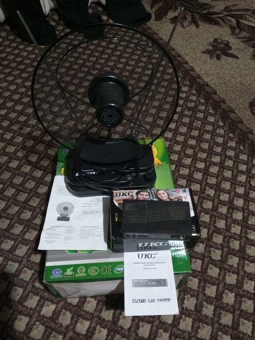 Продам тюнер ТВ2 и антенну