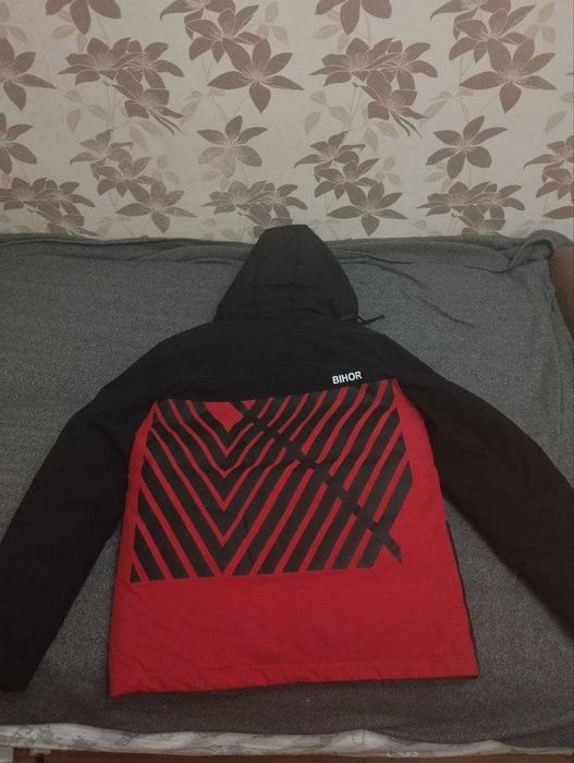 Продам куртка Bihor
