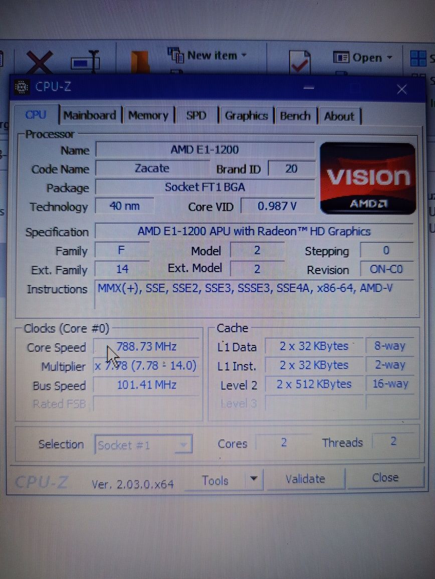 2 Portáteis Toshiba - C660 + C850-101