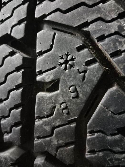 Opony 215/65/16 C Nokian Hakapelitta C3 4szt. Opony zimowe z Kolcami