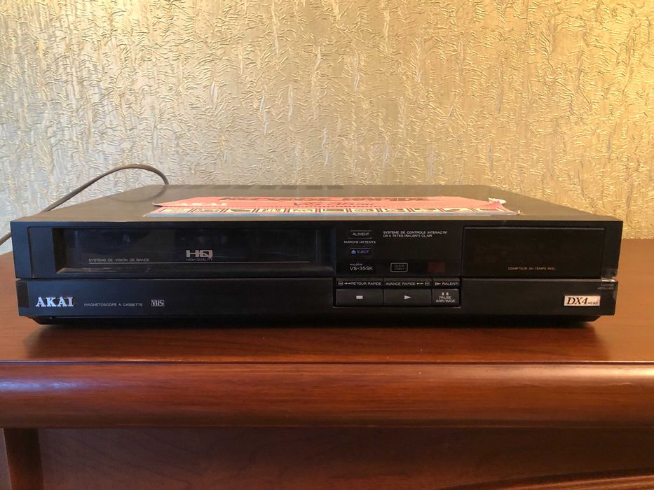 Видеомагнитофон AKAI VS-35SK