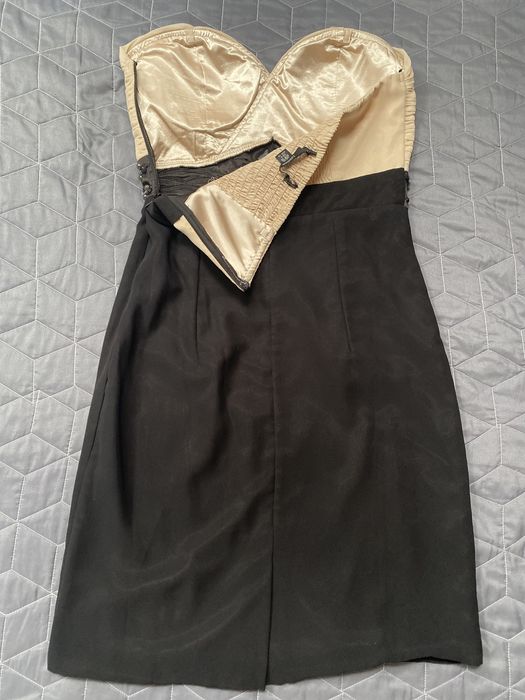 XS/S sukienka wyjatkowa bezowo-czarna efektowne zdobienia