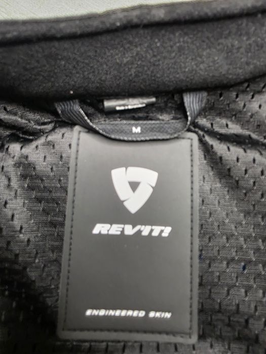 Blusão Mota Revit
