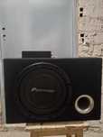 Sprzedam subwoofer Pioneer ze wzmacniaczem Soling o mocy 1000 W.