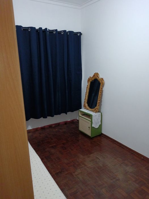 Alugo quarto em Oeiras