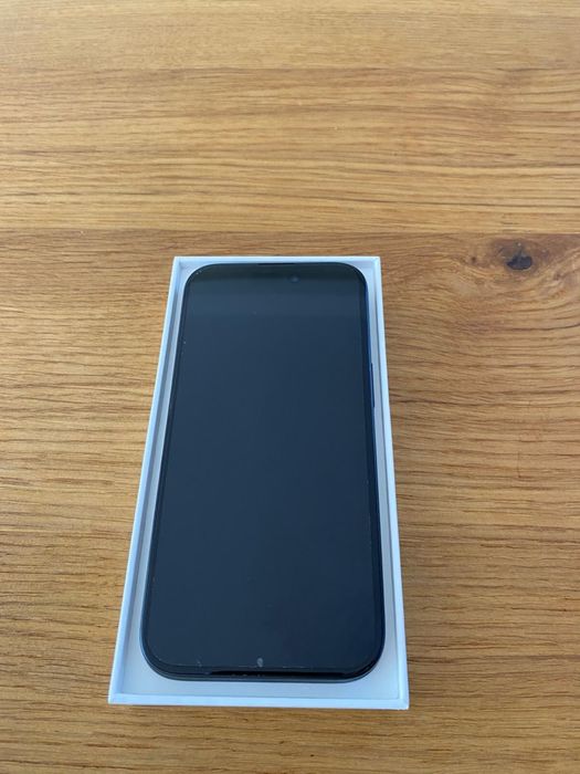 iPhone 15 128 GB w kolorze czarnym