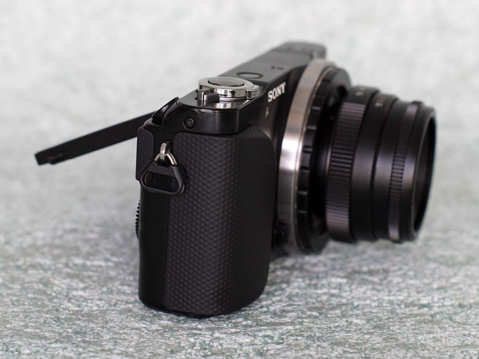 SONY NEX-3N + объектив f/1.6 35mm • APS-C 16,1 Мп • RAW • Идеал. сост.