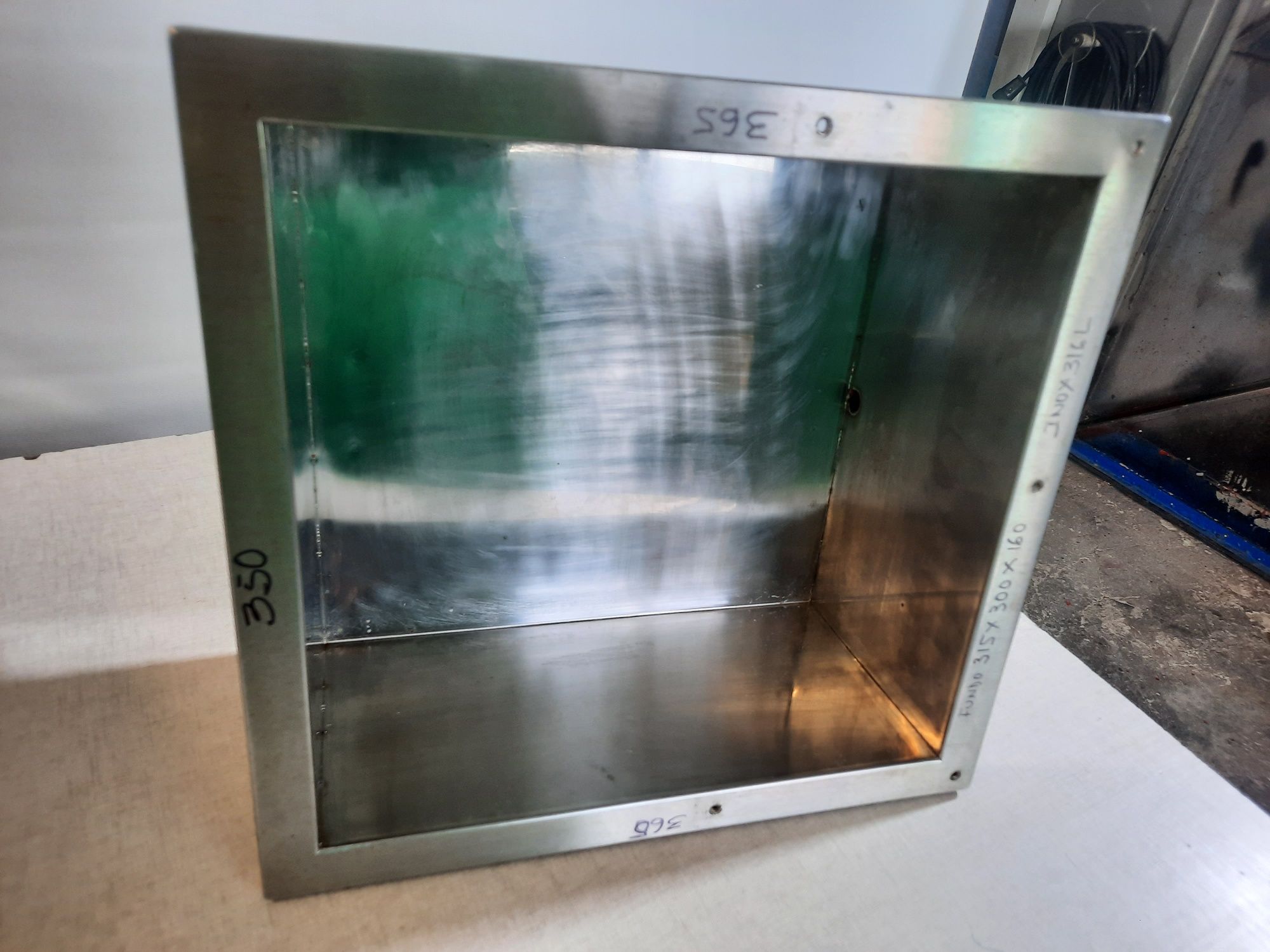 Cuba de inox pequena nova industrial com torneira