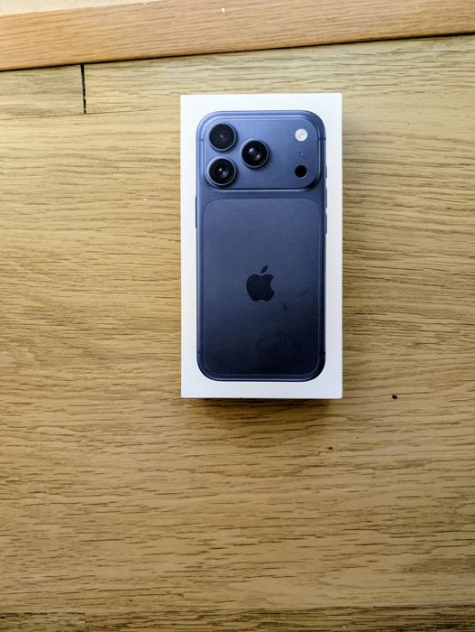 iPhone 17 pro azul profundo