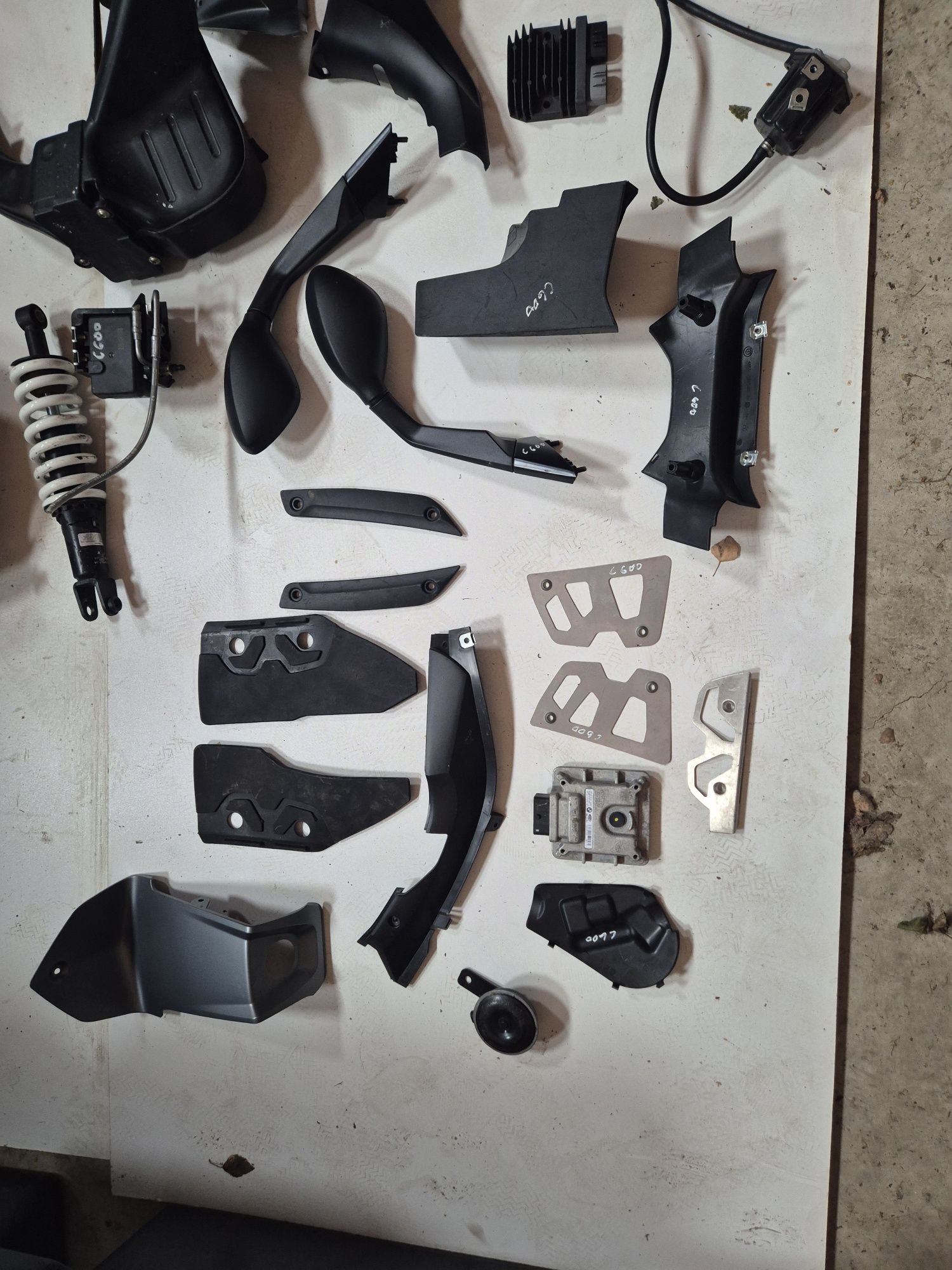 BMW C600 amortyzator kierownica przełącznik owiewka regulator osłona