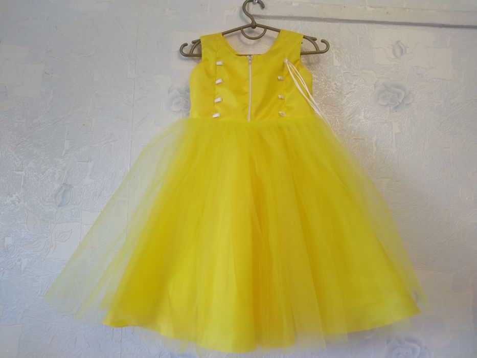 Платье желтое на девочку 4-6 лет. Сукня Сонечко