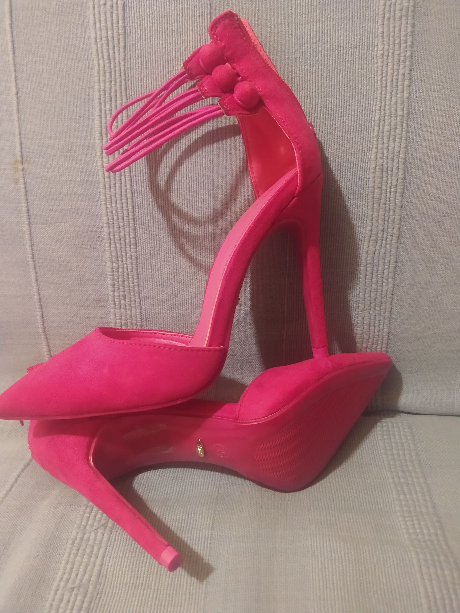 Buty szpilki SDS rozmiar 35