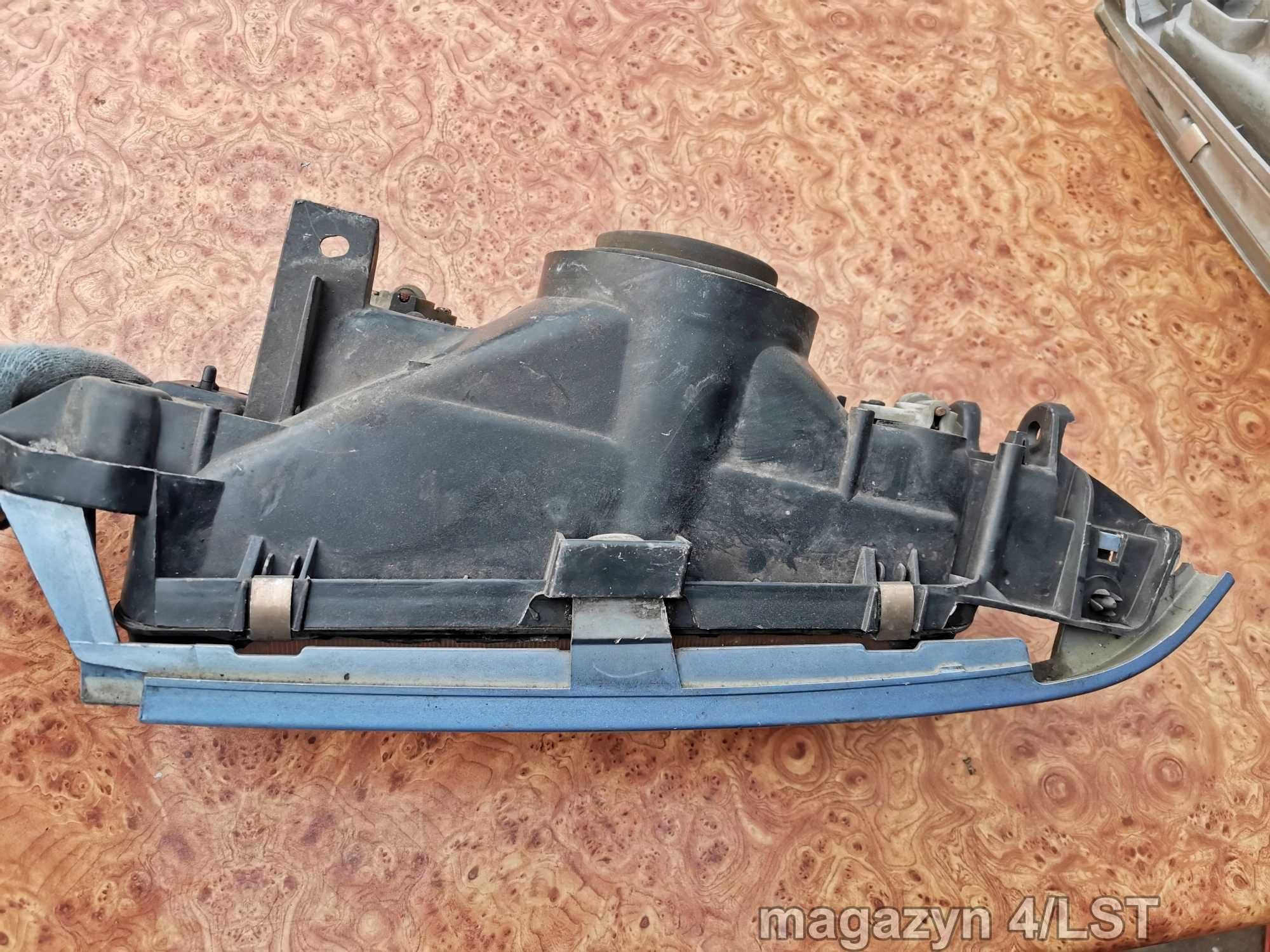 Mazda 323 BG IV Lampa prawy przód PP