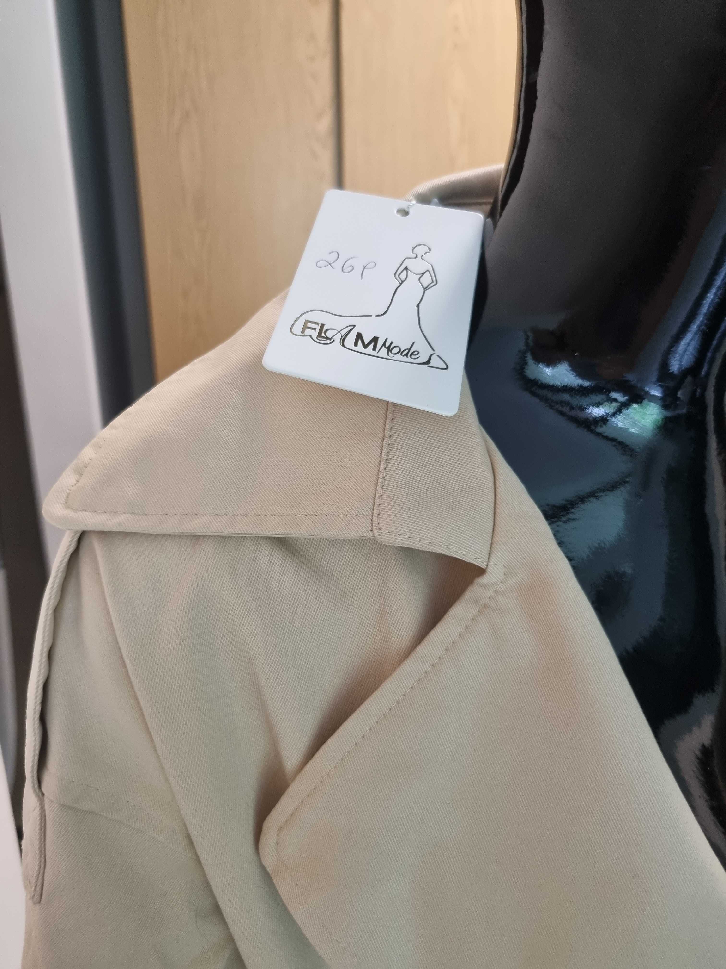 Trencz, płaszcz beżowy z paskiem marki Flam Mode
