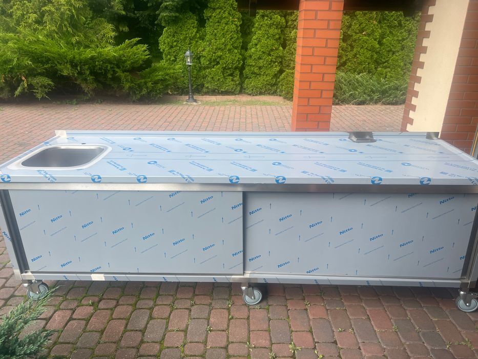 Nowe stoły nierdzewne , meble dla gastronomii