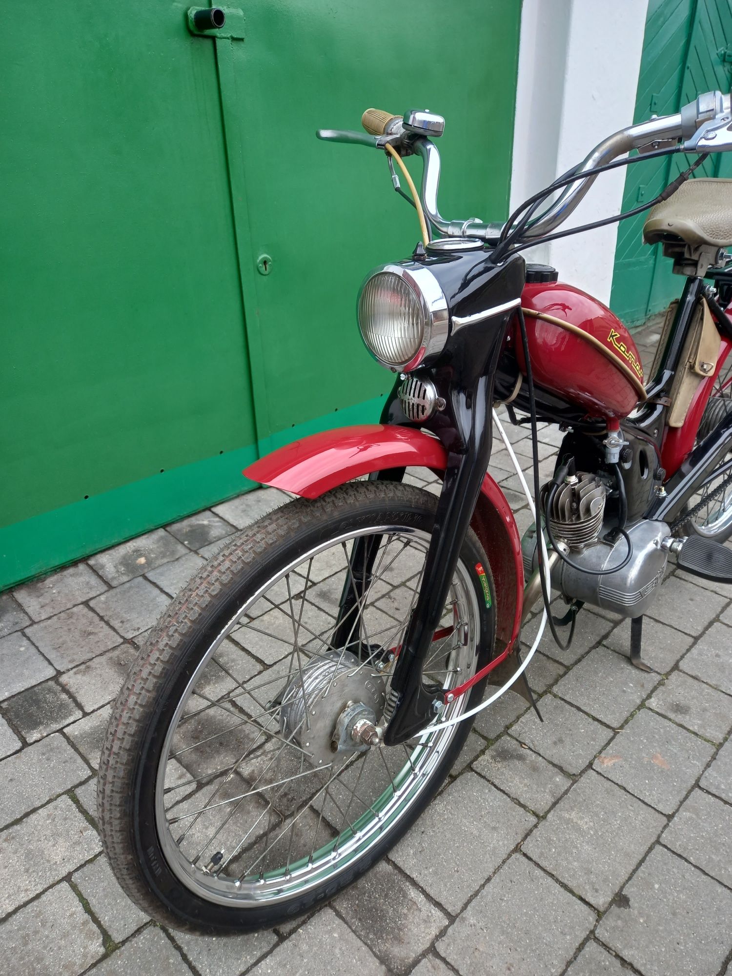 Komar 2320-sztywniak