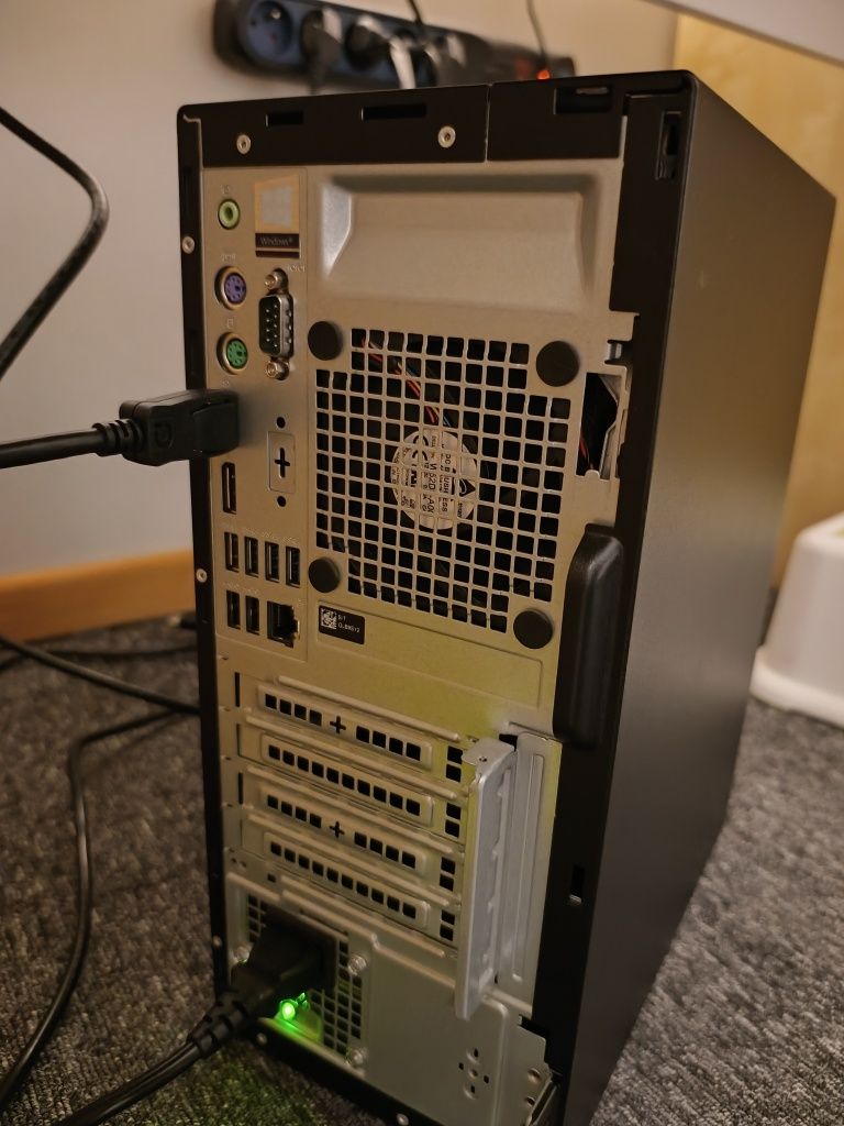 Dell Optiplex 7060 Tower i7-8700, 256gb ssd , 24gb ddr4, win10/11