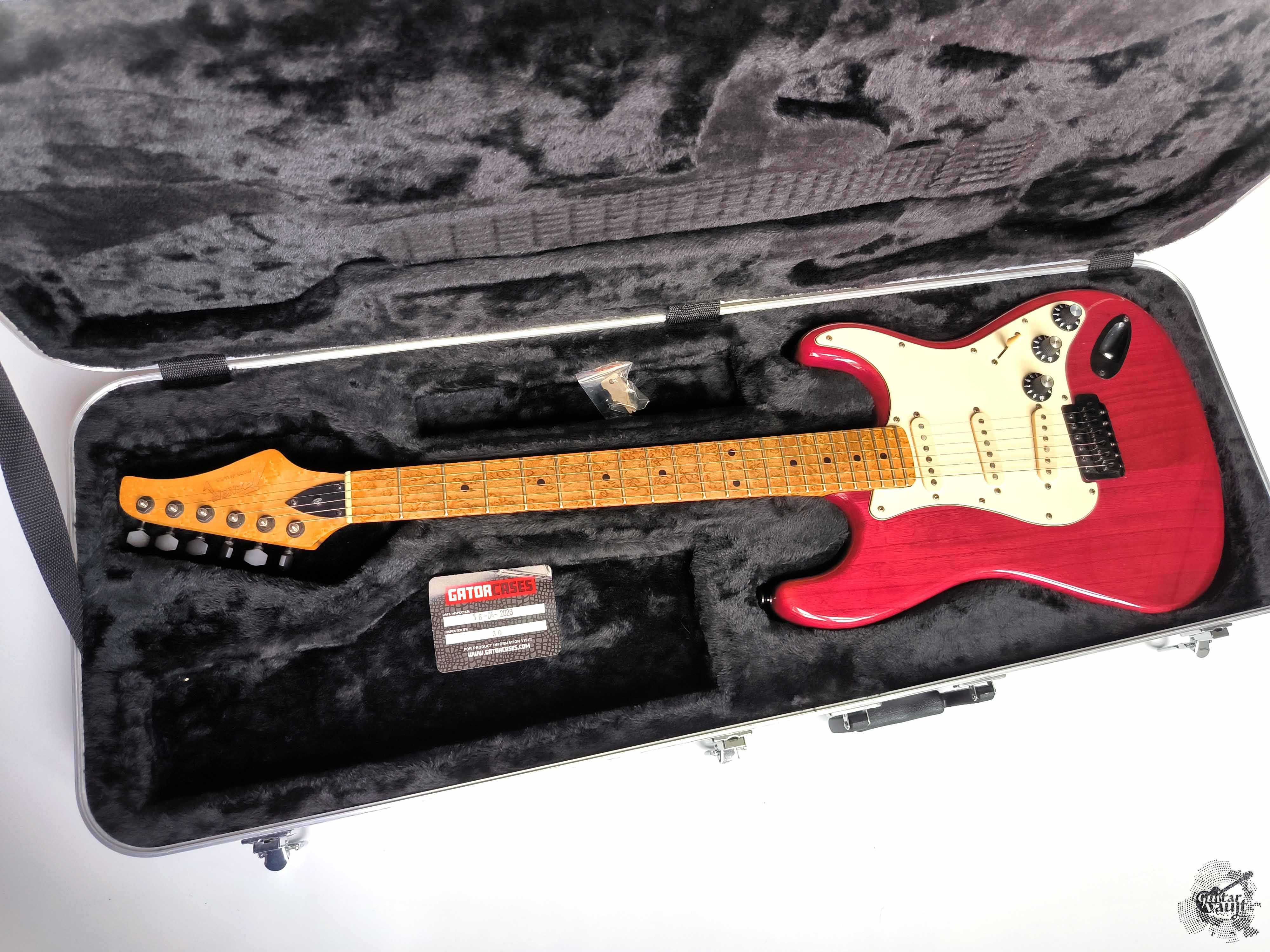 $950 Treker USA Stratocaster by Dave Bunker з кейсом