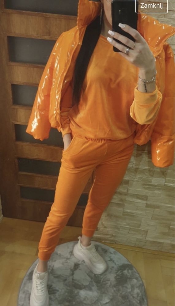 Pomaranczowy welurowy dres