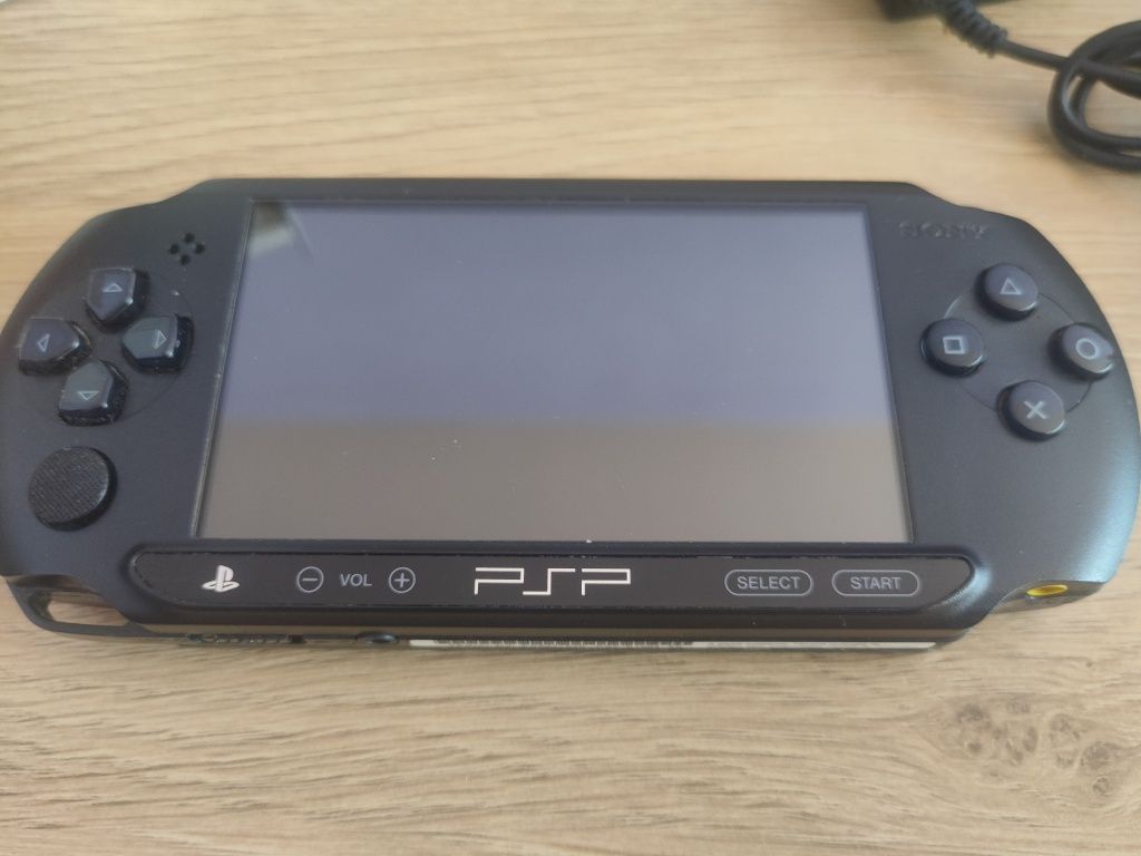 Konsola PlayStation Portable E1004 CB
