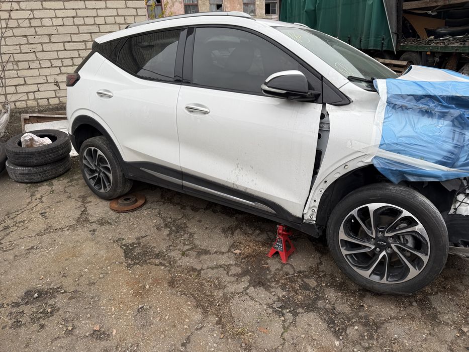 Бампер Chevrolet Bolt EUV 2023