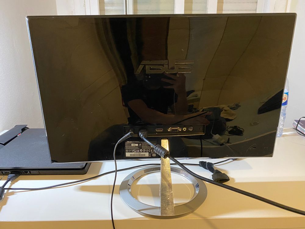 Monitor Asus NOVO