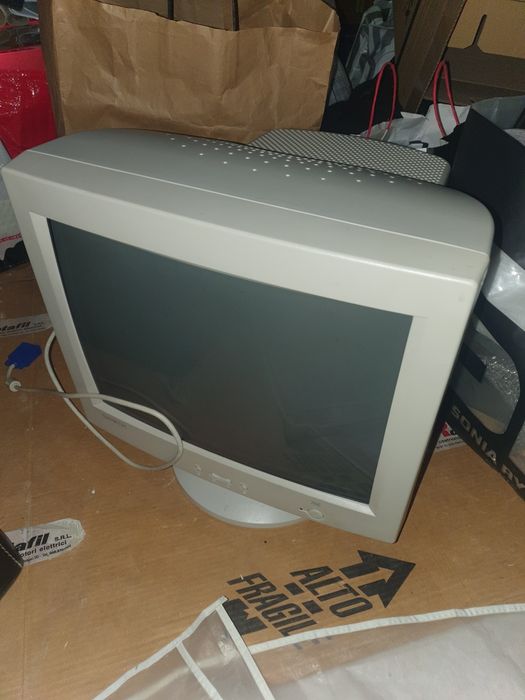 Monitor marca Samtron