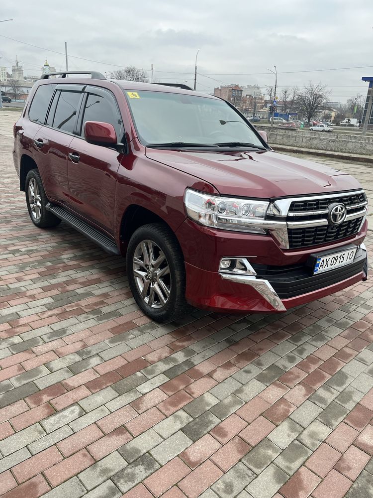 Toyota Land Cruiser 200