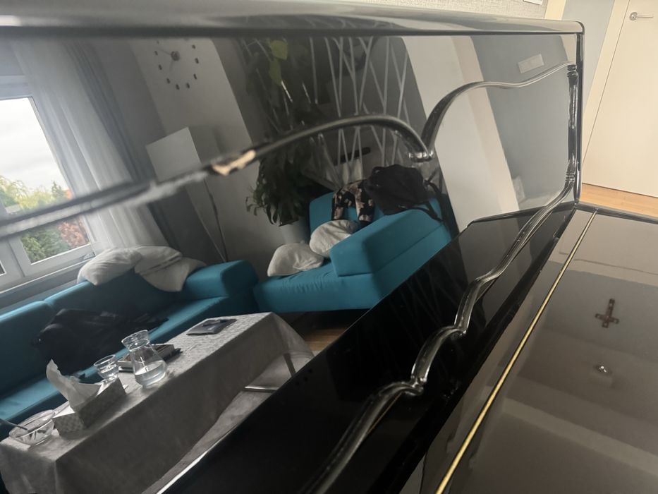 Pianino Calisia piano black polysk - 3 pedaly