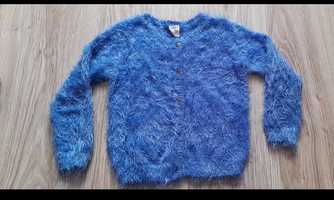 Niebieski sweterek na guziczki rozmiar 110