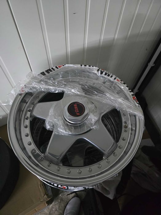 rial f1  8 x 17 et 32 5x100  po kompletnej renowacji