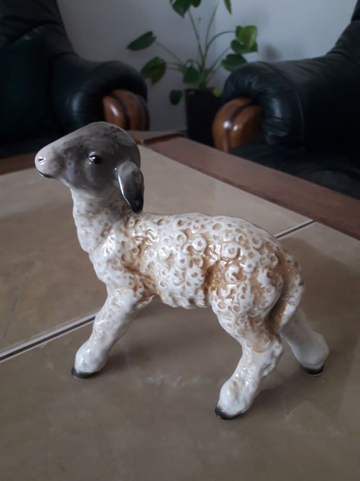 Porcelanowy baranek Heinz Schaubach - Unterweißbach lata 40 te/ 50 te